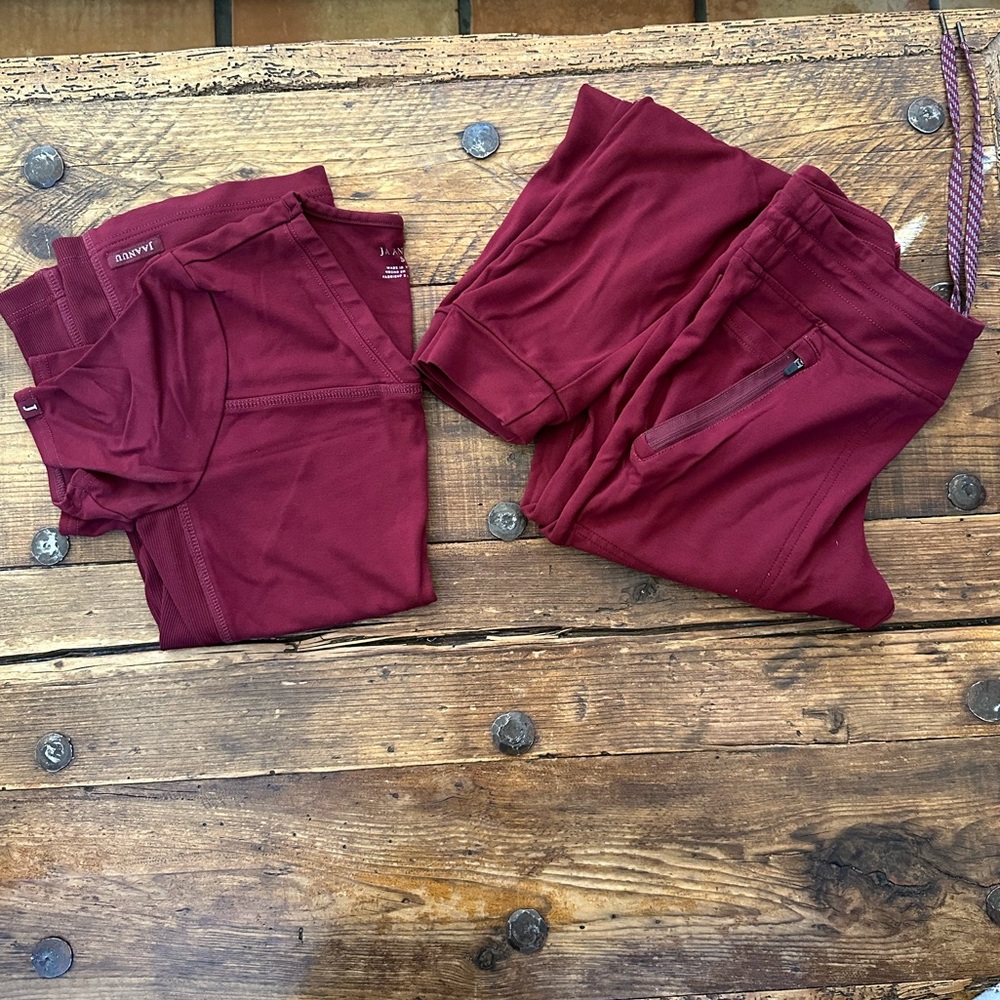 Jaanuu scrub set